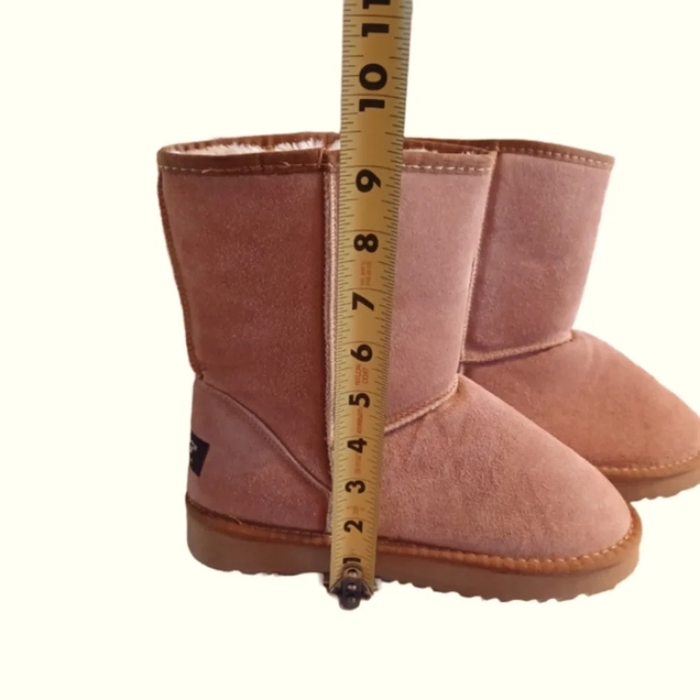UGG AUSTRALIA CLASSIC SHORT II SUEDE BOOTS SIZE 7